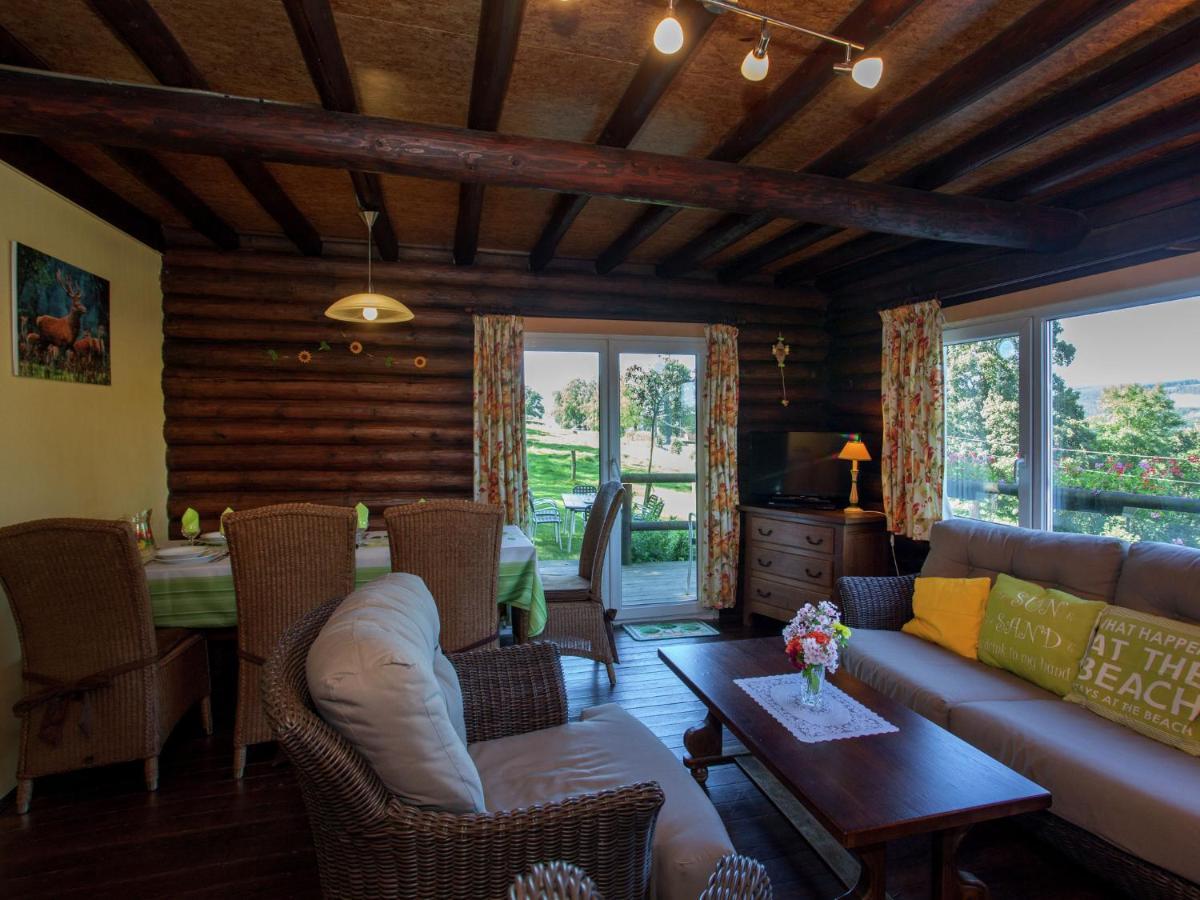 Open Wooden Chalet Built Against A Hill Francorchamps Εξωτερικό φωτογραφία