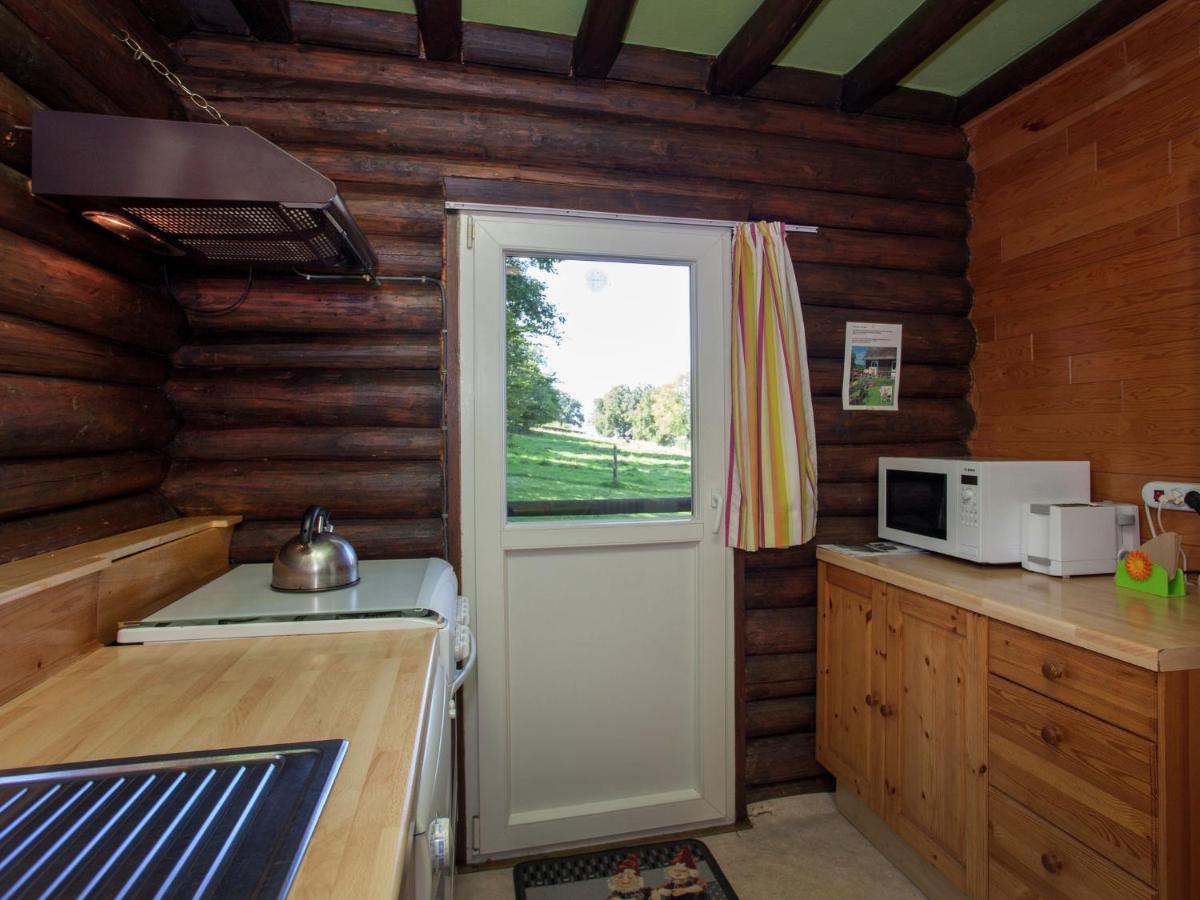 Open Wooden Chalet Built Against A Hill Francorchamps Εξωτερικό φωτογραφία