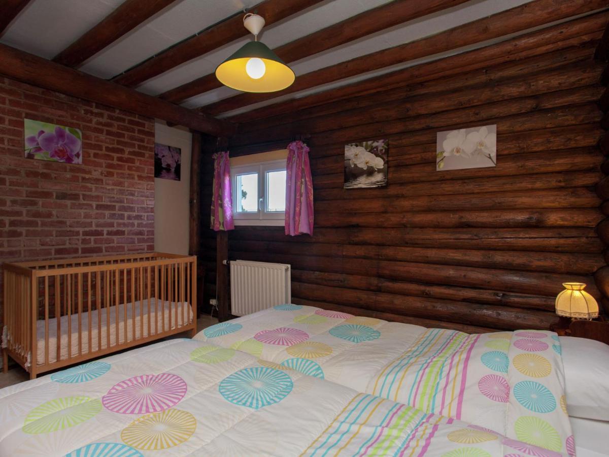 Open Wooden Chalet Built Against A Hill Francorchamps Εξωτερικό φωτογραφία