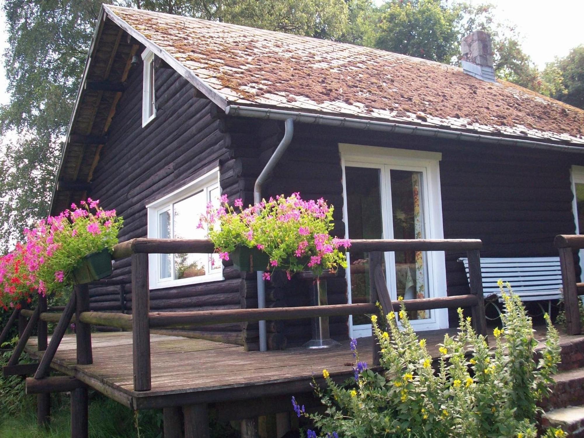 Open Wooden Chalet Built Against A Hill Francorchamps Εξωτερικό φωτογραφία